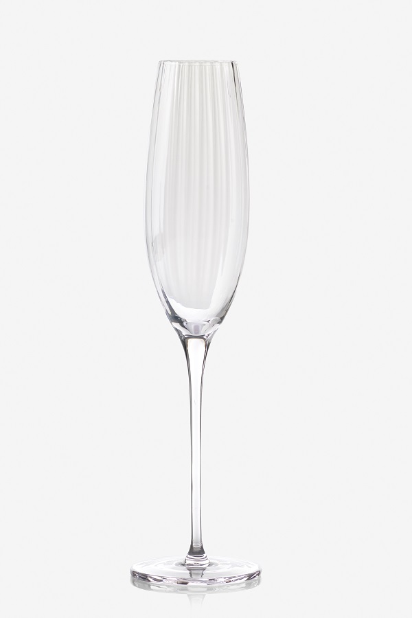 A champagne flute.